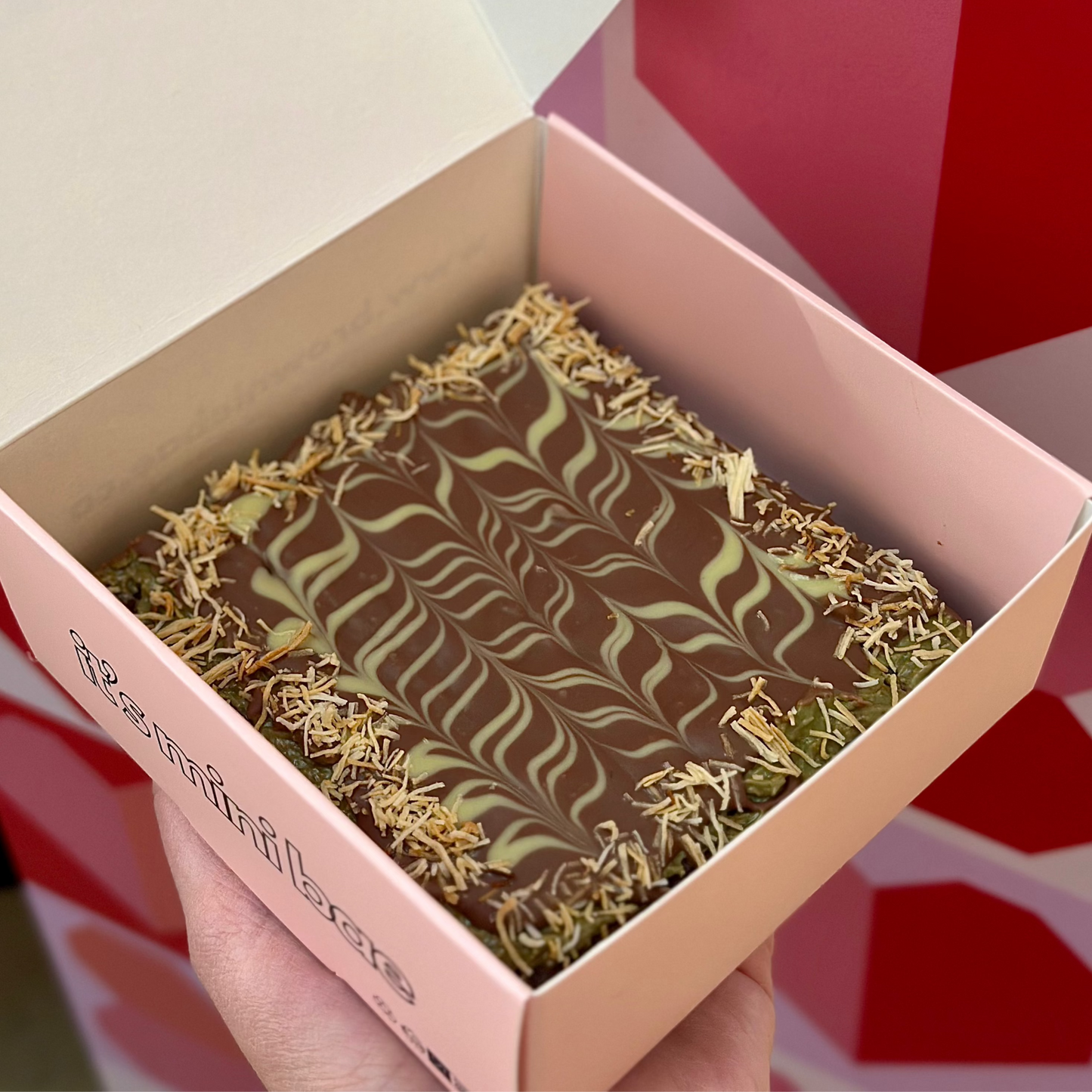 kunafa pistachio (dubai chocolate) mini bae